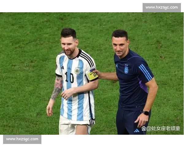 温情重逢！梅西通道内拥抱恩里克 巴黎老友跨越胜负的足坛情谊